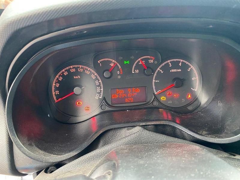 Gebraucht Opel Combo Edition 105 PS (77 kW) 2014 Rot Van / Kleinbus