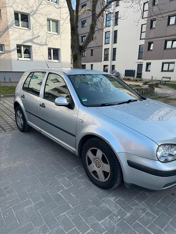Gebraucht VW Golf IV 131 PS (96 kW) 2002 Silber Limousine