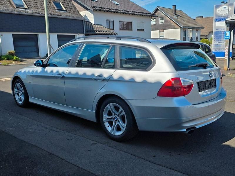 Gebraucht BMW 318 143 PS (105 kW) 2008 Silber Kombi