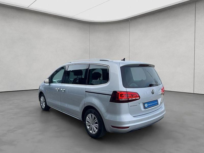 Gebraucht VW Sharan Highline 150 PS (110 kW) 2021 Silber Van / Kleinbus
