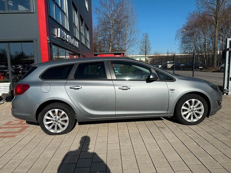 Gebraucht Opel Astra Active 165 PS (121 kW) 2013 Silber Kombi