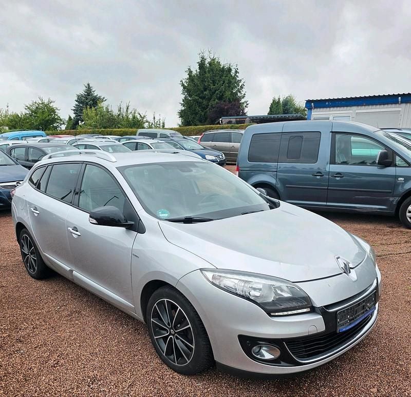 Silber Gebraucht 2013 Renault Mégane GrandTour Bose Edition Kombi | 5.999 € (Teuer) - Bild 1/4
