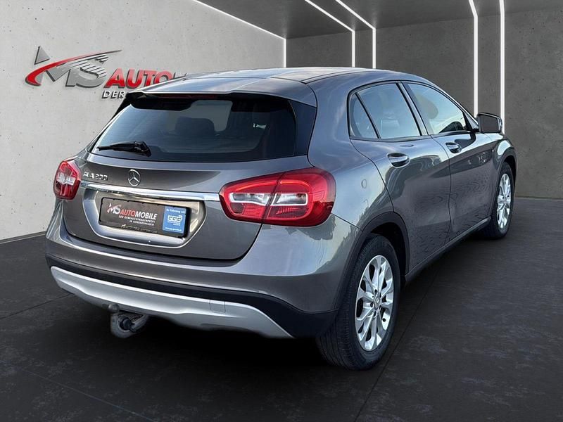 Second-hand Mercedes GLA200 156 CP (114 kW) 2015 Gri SUV