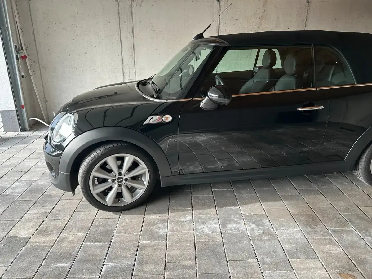 Gebraucht Mini Cooper S Cabriolet 184 PS (135 kW) 2011 Schwarz Cabrio