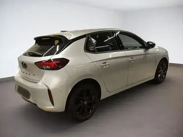 Gebraucht Opel Corsa 101 PS (74 kW) 2025 Kristall silber Kleinwagen