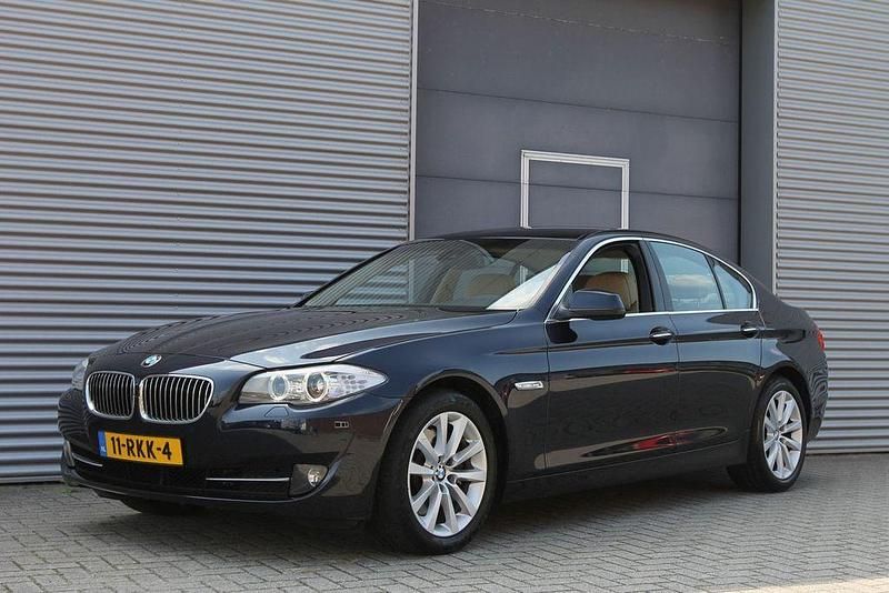 Blau Gebraucht 2011 BMW 528 Executive Limousine | 15.999 € (Fairer Preis) - Bild 1/4