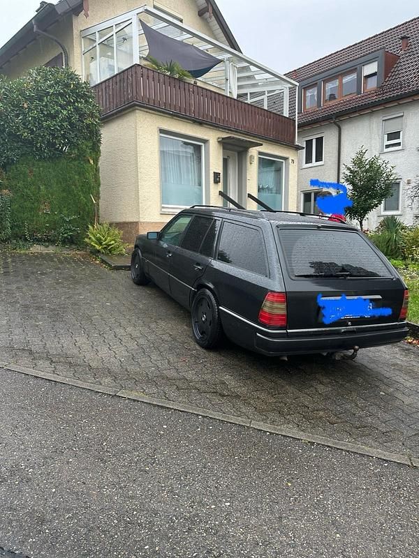Gebraucht Mercedes E280 193 PS (141 kW) 1994 Schwarz Kombi