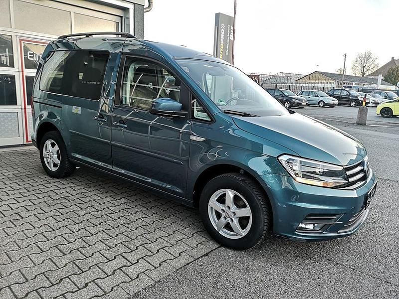 Usata VW Caddy 102 CV (75 kW) 2018 Verde Monovolume