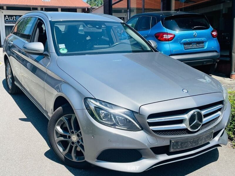 Silber Gebraucht 2016 Mercedes C250 Limousine | 10.499 € (Guter Preis) - Bild 1/4