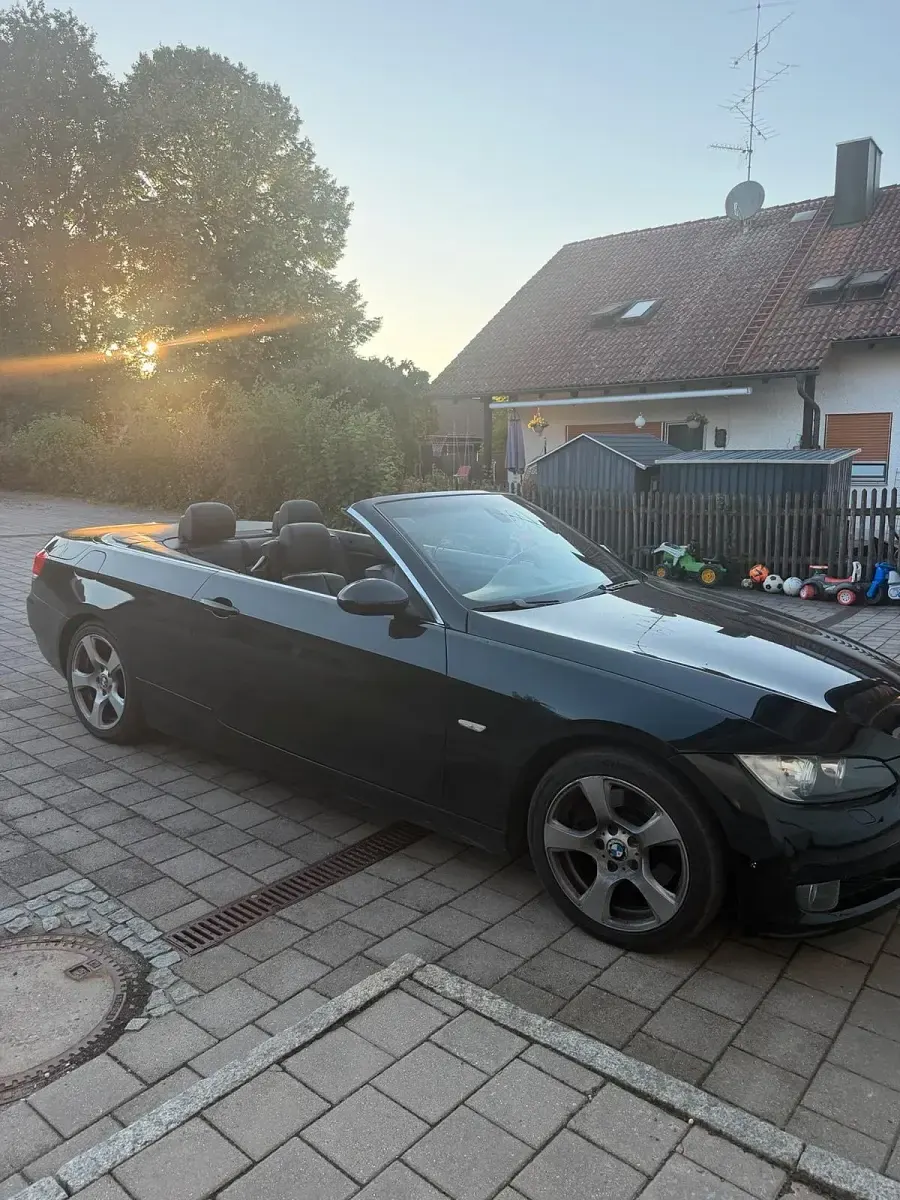 Gebraucht BMW 325 Cabriolet 218 PS (160 kW) 2009 Schwarz Cabrio