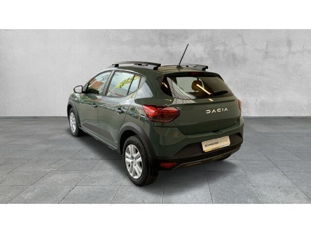 Gebraucht Dacia Sandero Expression 101 PS (74 kW) 2024 Grün Kleinwagen