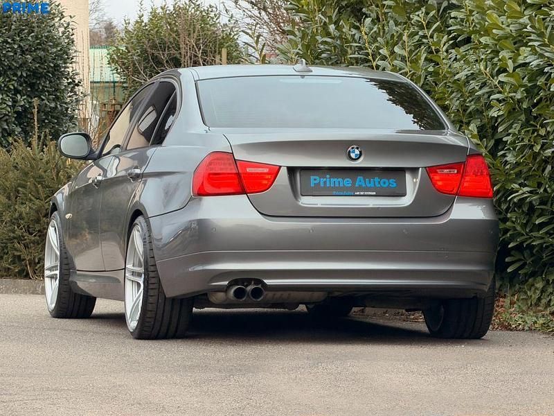 Gebraucht BMW 330 272 PS (200 kW) 2011 Grau Limousine