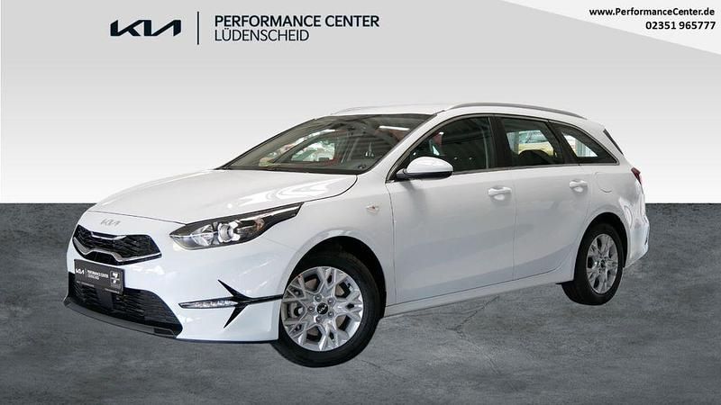 Weiß Neu 2025 Kia Ceed Sportswagon Comfort Kombi | 27.090 € (Fairer Preis) - Bild 1/4