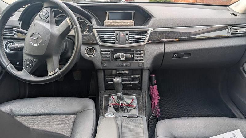 Gebraucht Mercedes E200 Avantgarde 184 PS (135 kW) 2011 Grau Limousine