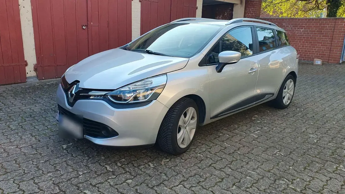 Gebraucht Renault Clio IV 90 PS (66 kW) 2015 Silber Limousine