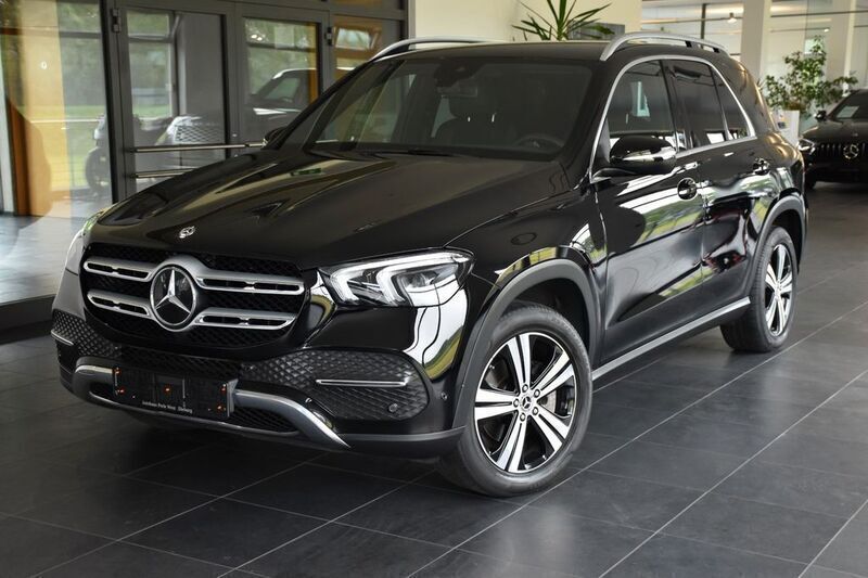 Schwarz Gebraucht 2020 Mercedes GLE300 AMG line SUV | 53.490 € (Teuer) - Bild 1/4