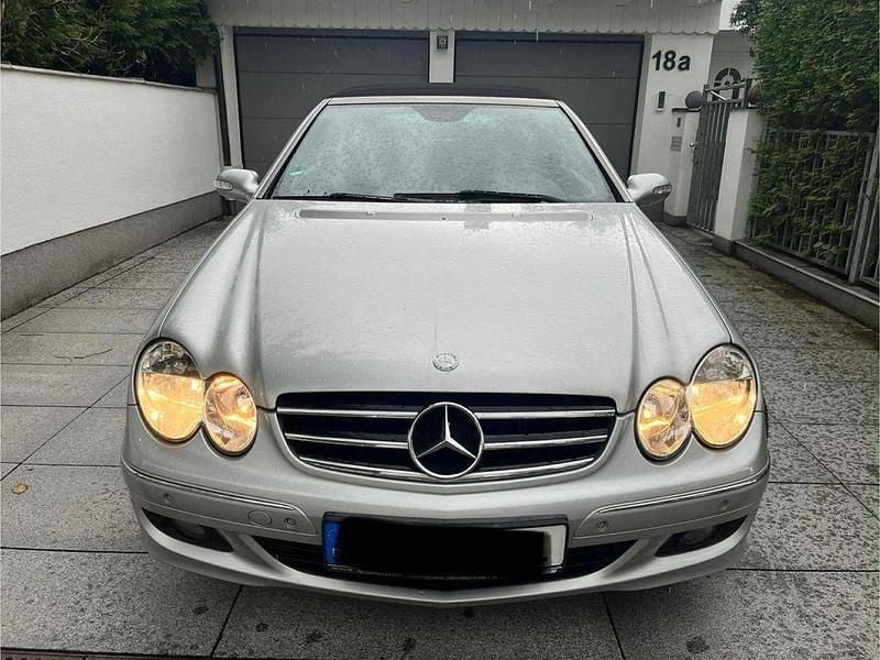 Silber Gebraucht 2006 Mercedes CLK200 Avantgarde Cabrio | 3.900 € (Superpreis) - Bild 1/4