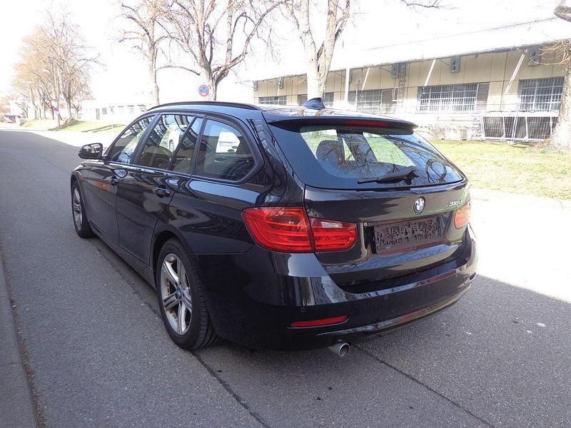 Gebraucht BMW 318 Sport Line 143 PS (105 kW) 2013 Schwarz Kombi