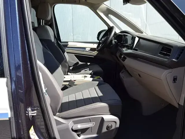 Neu VW Multivan 150 PS (110 kW) 2026 Candyweiß/ starlight blue me Van / Kleinbus