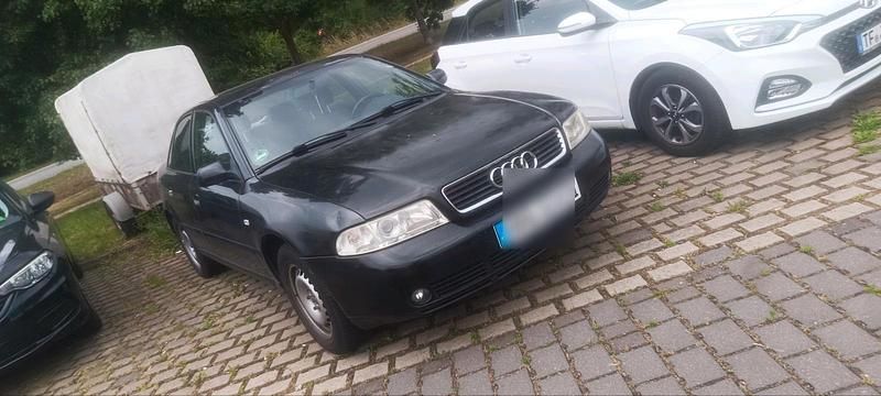 Schwarz Gebraucht 2000 Audi A4 Limousine | 500 € (Superpreis) - Bild 1/4