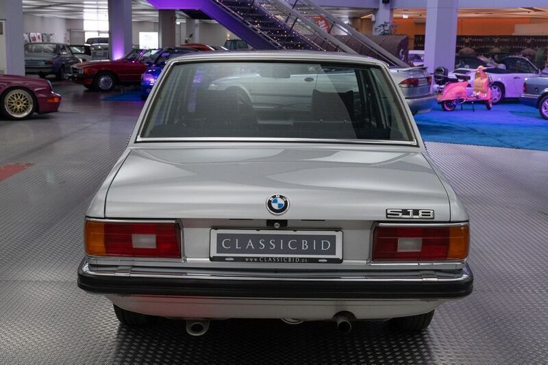 Gebraucht BMW 518 90 PS (66 kW) 1978 Silber Limousine