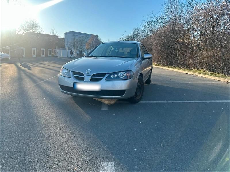 Gebraucht Nissan Almera 98 PS (72 kW) 2004 Silber Kleinwagen