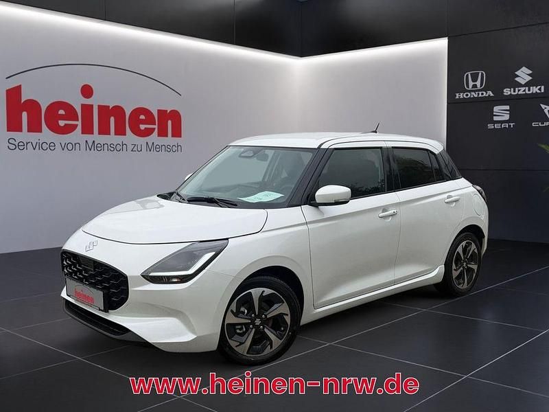 Weiß Gebraucht 2025 Suzuki Swift Comfort+ Kleinwagen | 19.180 € (Fairer Preis) - Bild 1/4