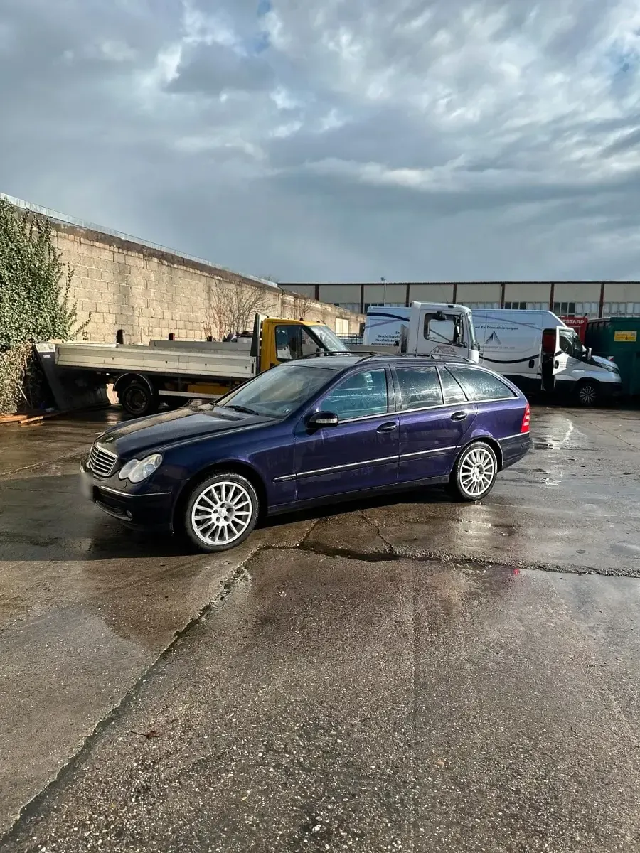 Gebraucht Mercedes C320 Avantgarde 218 PS (160 kW) 2002 Violet Kombi
