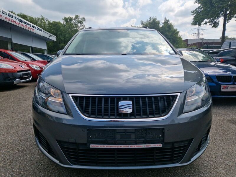 "indium" grau Gebraucht 2012 Seat Alhambra Reference Van / Kleinbus | 5.850 € (Fairer Preis) - Bild 1/4