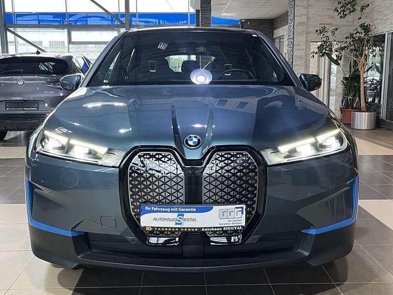 Gebraucht BMW iX Executive 385 kW (524 PS) 2023 Blau SUV