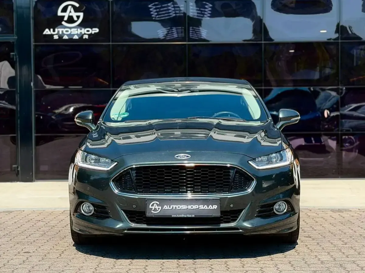 Gebraucht Ford Mondeo Titanium 180 PS (132 kW) 2016 Grün Limousine