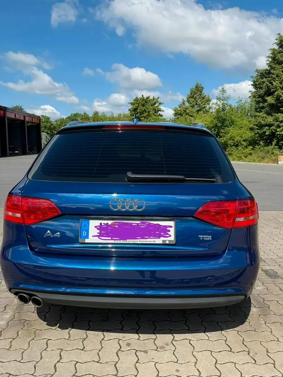 Gebraucht Audi A4 177 PS (130 kW) 2013 Blau Kombi