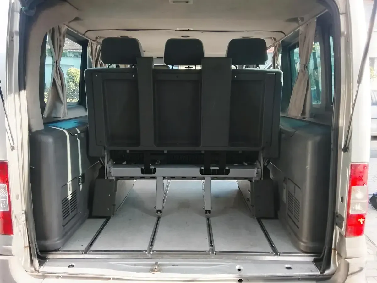 Gebraucht Ford Transit Nugget 125 PS (91 kW) 2003 Silber Van / Kleinbus