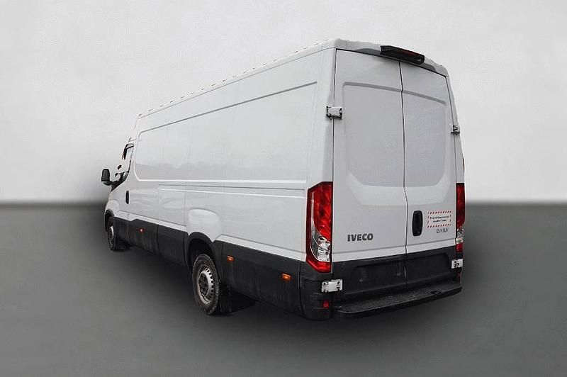 Gebraucht Iveco Daily 156 PS (114 kW) 2023 Weiß Van