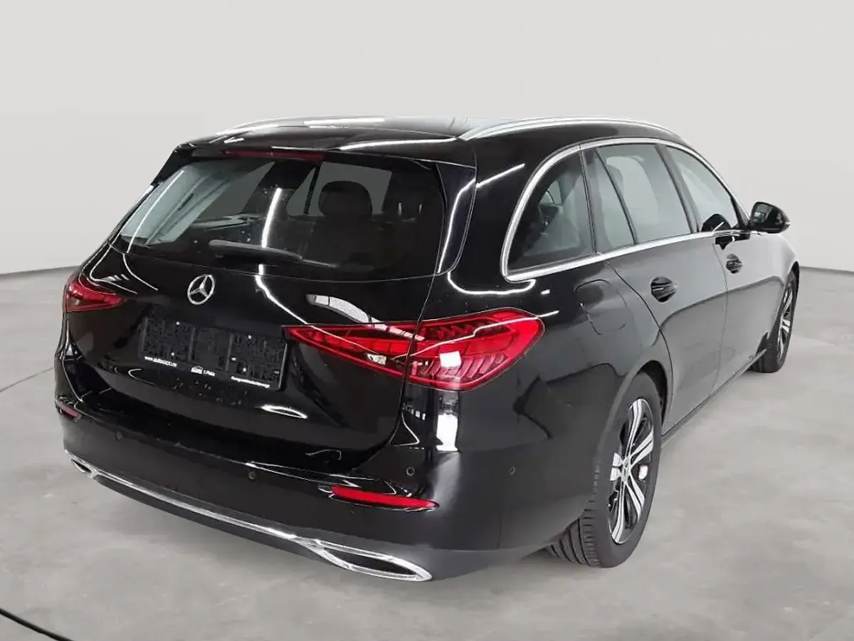 Gebraucht Mercedes C180 170 PS (125 kW) 2023 Obsidianschwarz metallic Kombi