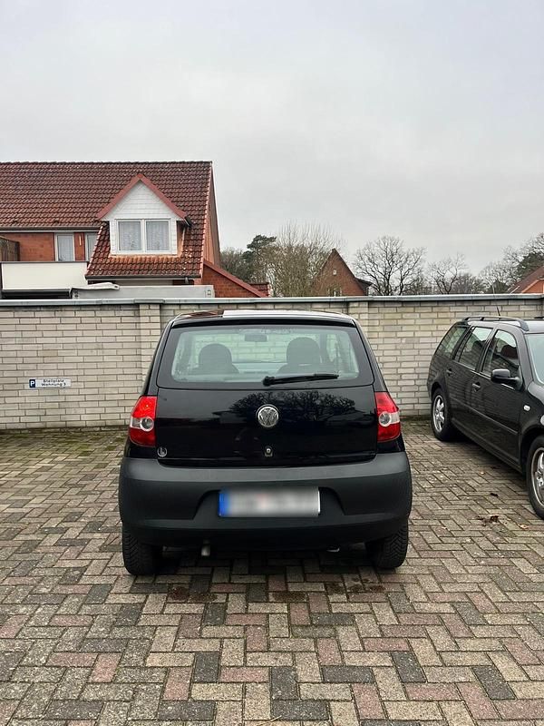Schwarz Gebraucht 2007 VW Fox Kleinwagen | 600 € - Bild 1/4