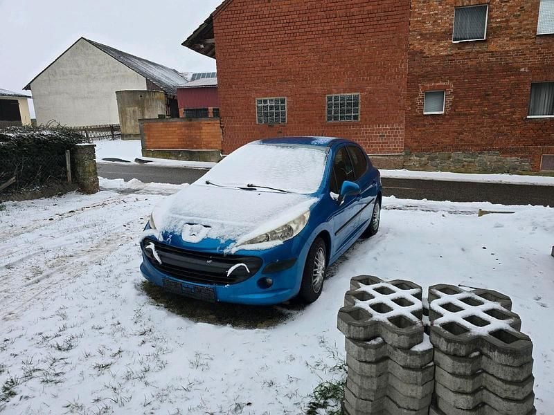 Blau Gebraucht 2007 Peugeot 207 Limousine | 2.599 € (Teuer) - Bild 1/4