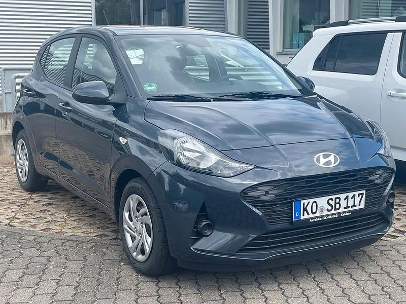 Gebraucht Hyundai i10 Select 63 PS (46 kW) 2025 Grau Kleinwagen