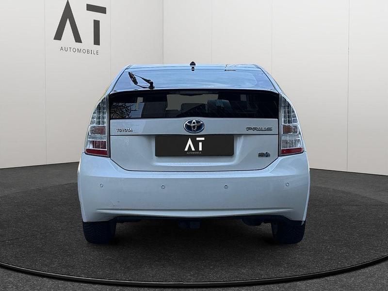 Gebraucht Toyota Prius Executive 99 PS (72 kW) 2010 Weiß Kleinwagen