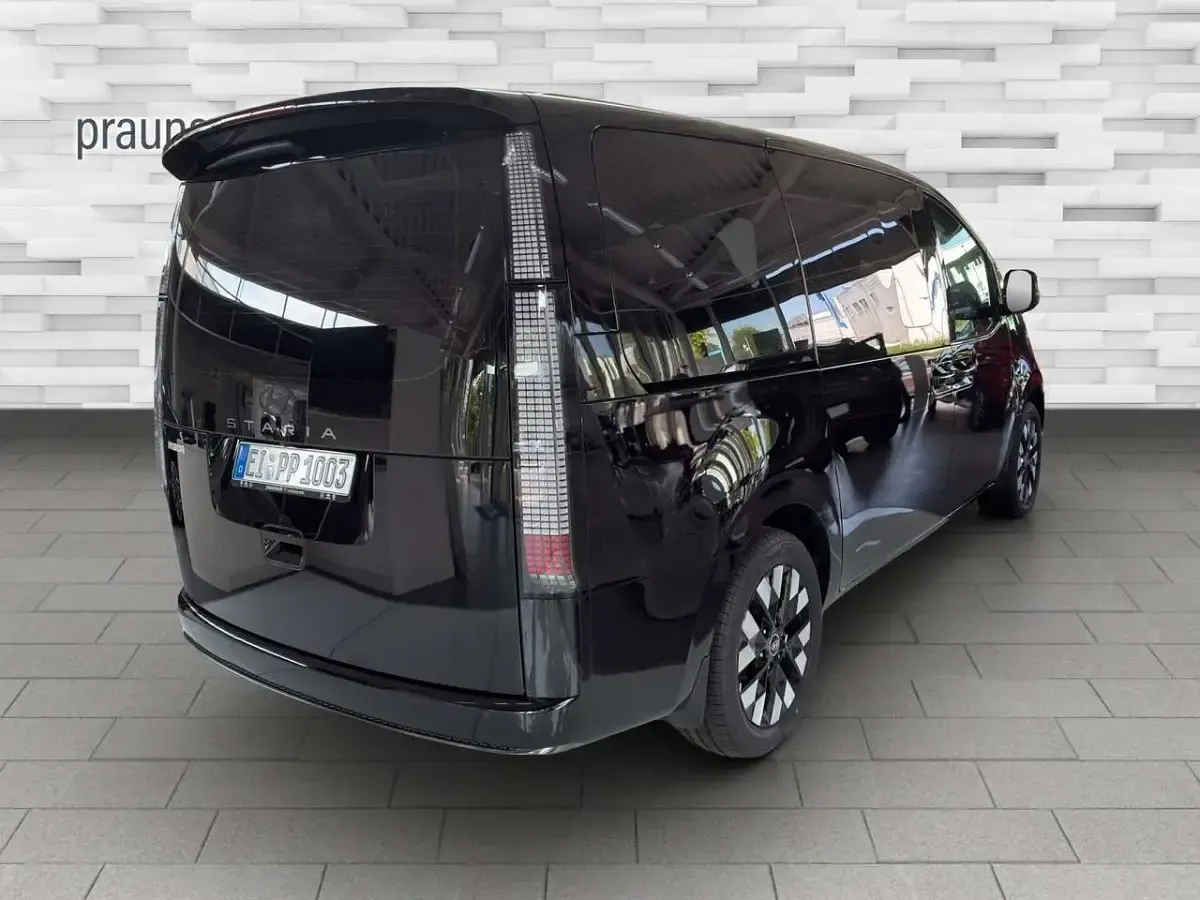 Gebraucht Hyundai Staria Signature 224 PS (164 kW) 2026 Abyss black Van / Kleinbus