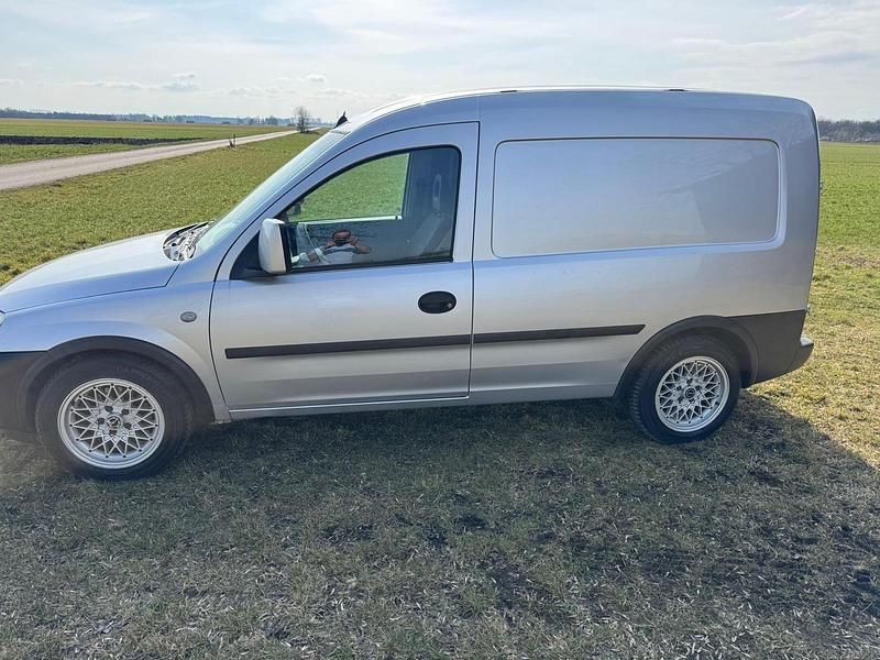 Gebraucht Opel Combo 101 PS (74 kW) 2006 Silber Van / Kleinbus