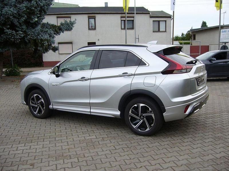 Gebraucht Mitsubishi Eclipse Cross Plus 188 PS (138 kW) 2022 Sterlingsilber SUV