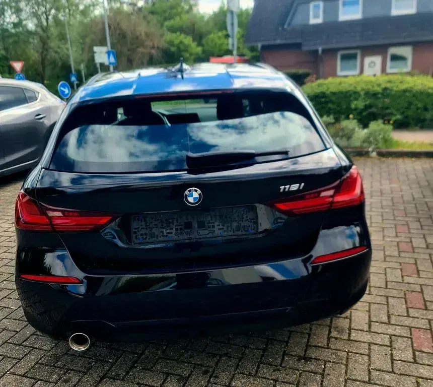 Gebraucht BMW 118 Advantage 136 PS (100 kW) 2022 Schwarz Kleinwagen
