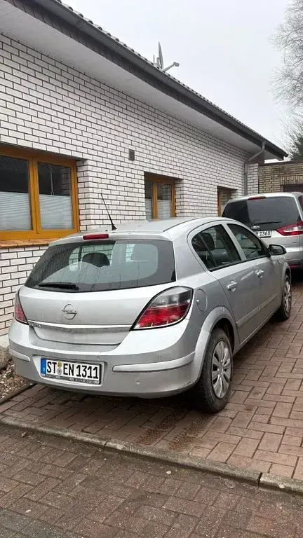 Gebraucht Opel Astra 90 PS (66 kW) 2007 Silber Kleinwagen