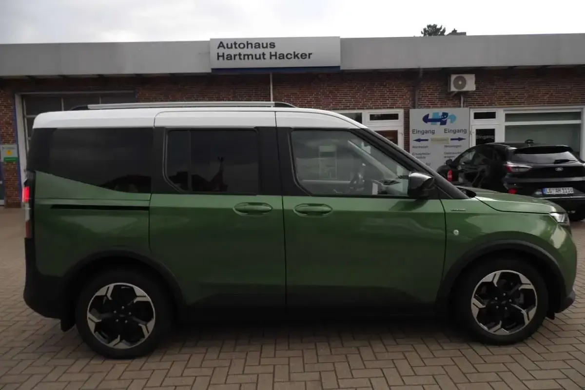 Gebraucht Ford Tourneo Courier Active 100 kW (136 PS) 2025 Bursting green Van / Kleinbus
