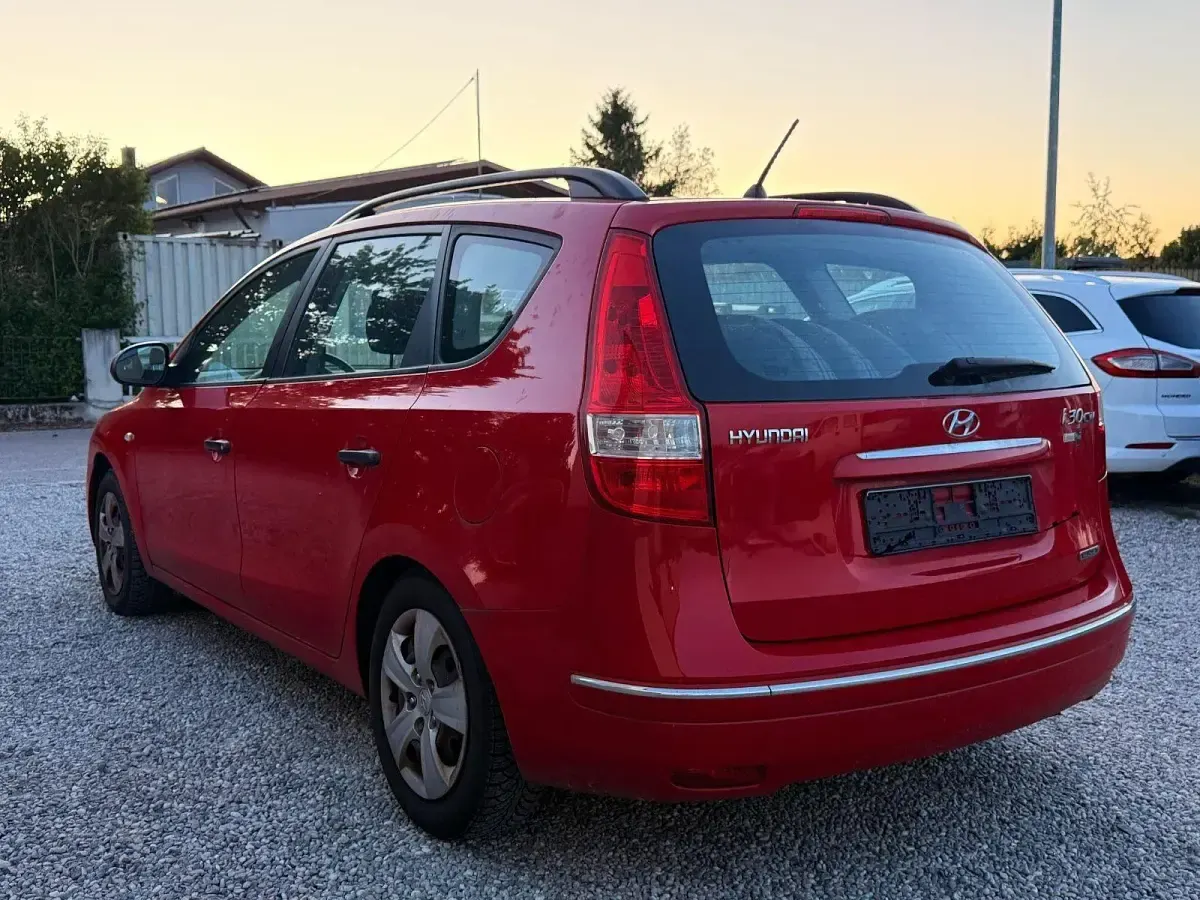 Gebraucht Hyundai i30 Edition+ 90 PS (66 kW) 2009 Rot Kombi