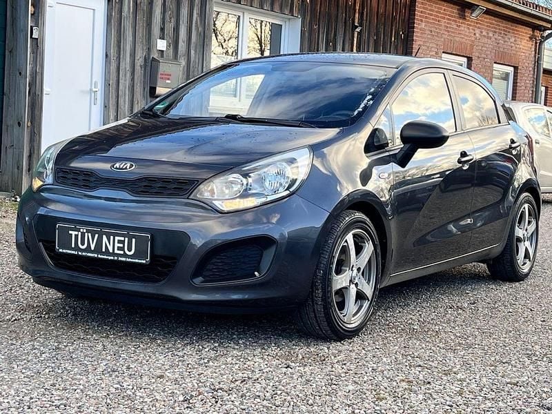Usata Kia Rio 86 CV (63 kW) 2013 Grigio Berlina