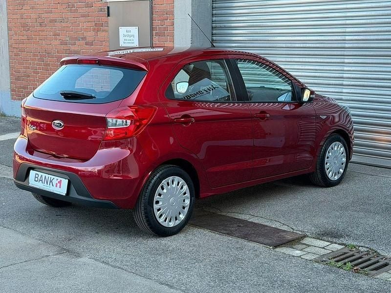 Gebraucht Ford Ka Cool & Sound Edition 86 PS (63 kW) 2017 Rot Limousine