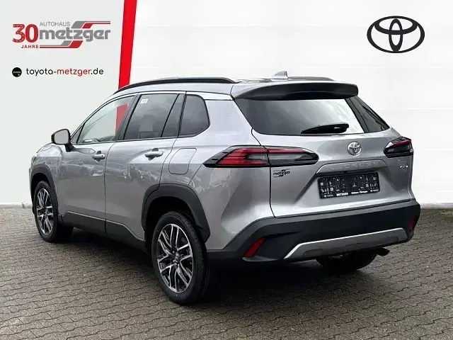 Neu Toyota Corolla Cross 179 PS (131 kW) 2026 Silber SUV