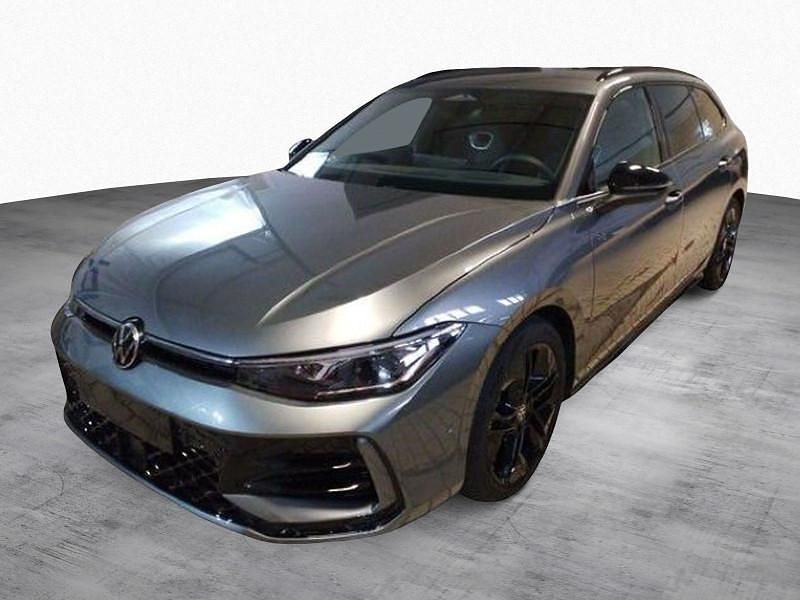 Gebraucht VW Passat R-line 150 PS (110 kW) 2025 Grau Kombi